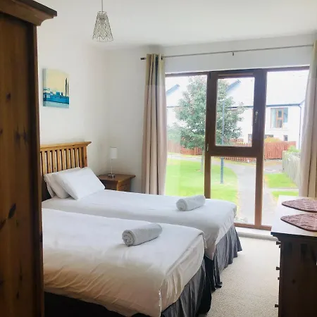 Дом отдыха 3 Bedroom With Free Wifi Close To Town